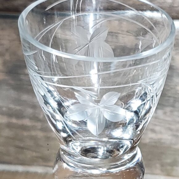 Vintage Crystal Cordial Liqour Shot Glass - Grape Vine Design - Picture 5 of 6